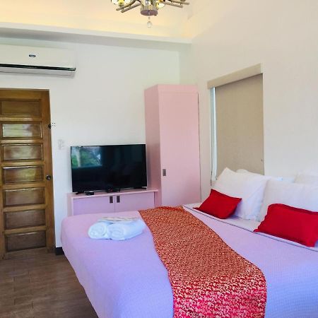 The Carmelence Lodge Tagaytay City Esterno foto