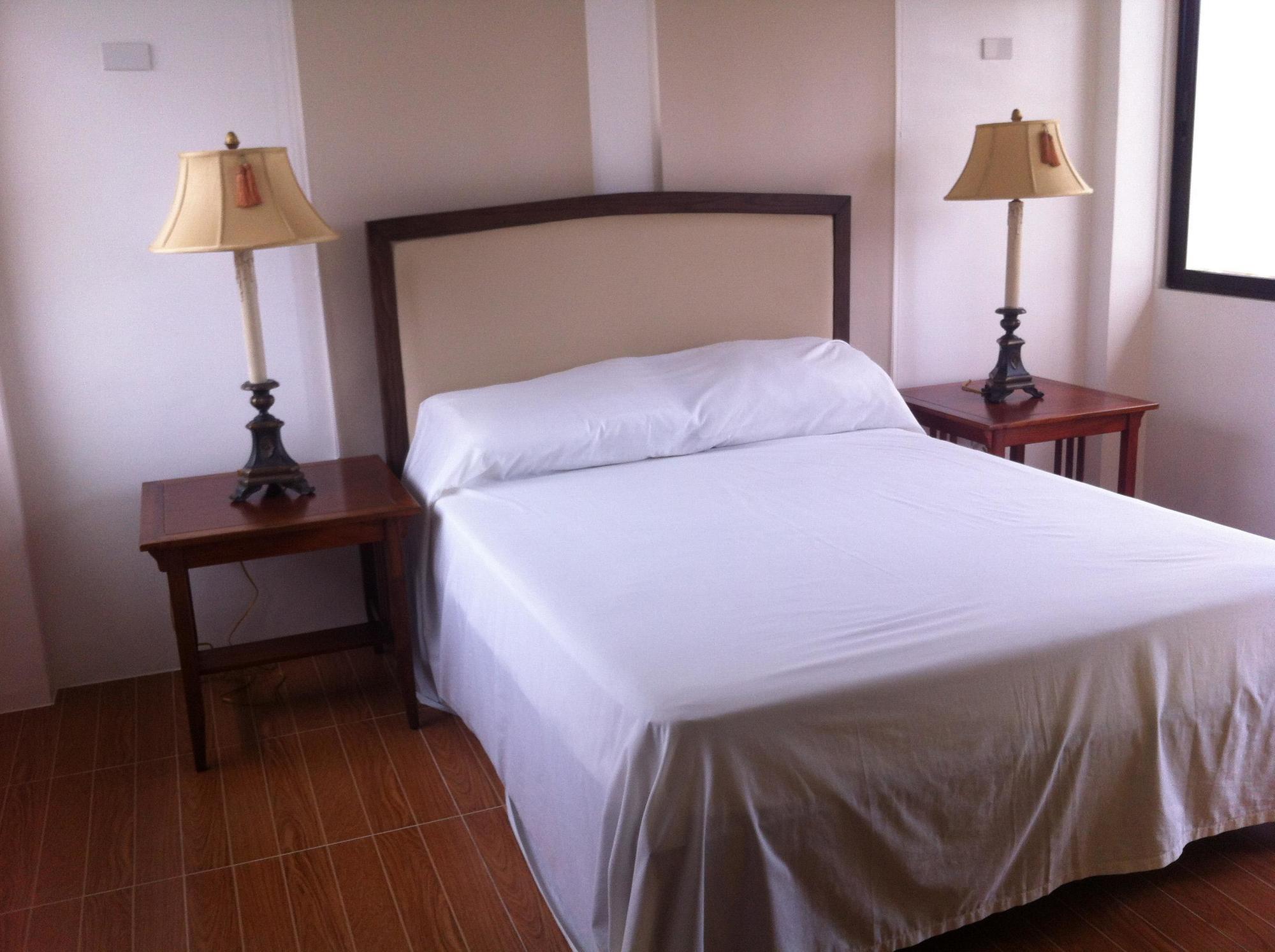 The Carmelence Lodge Tagaytay City Esterno foto