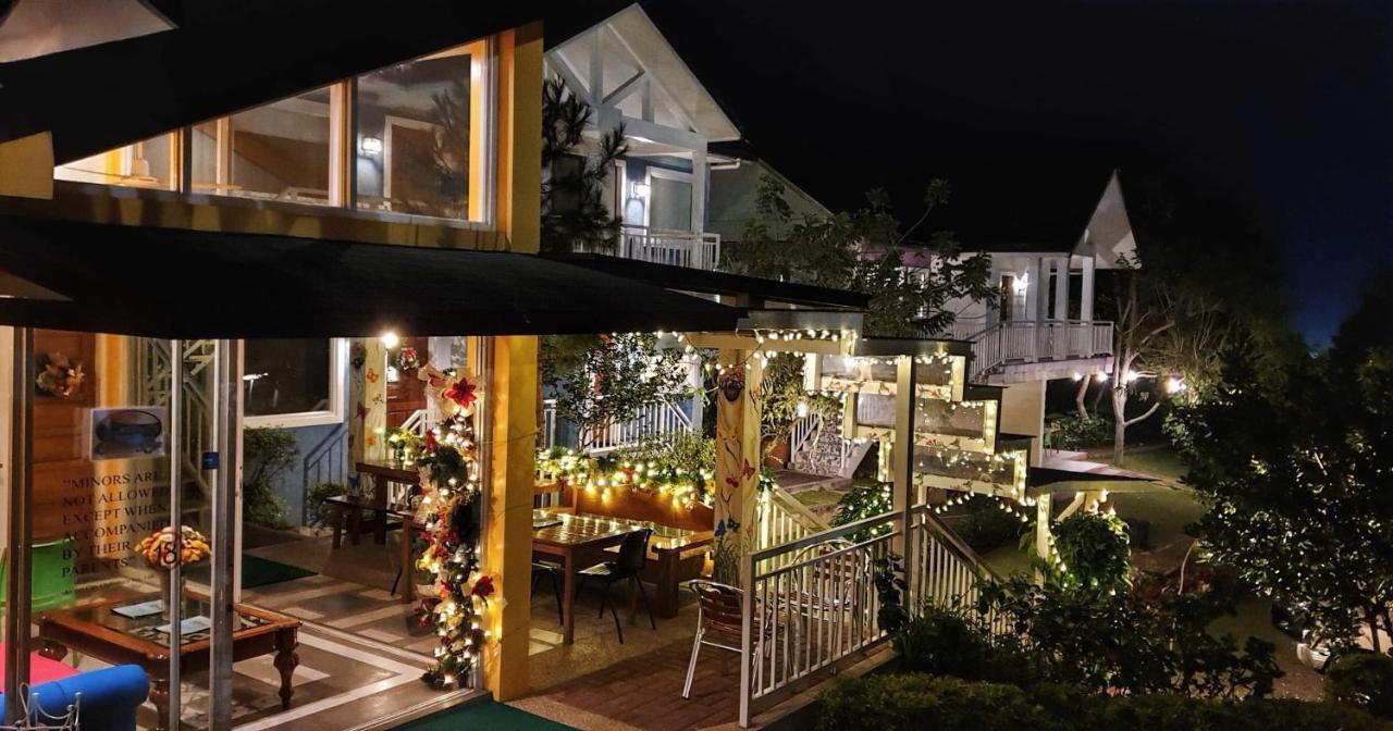 The Carmelence Lodge Tagaytay City Esterno foto