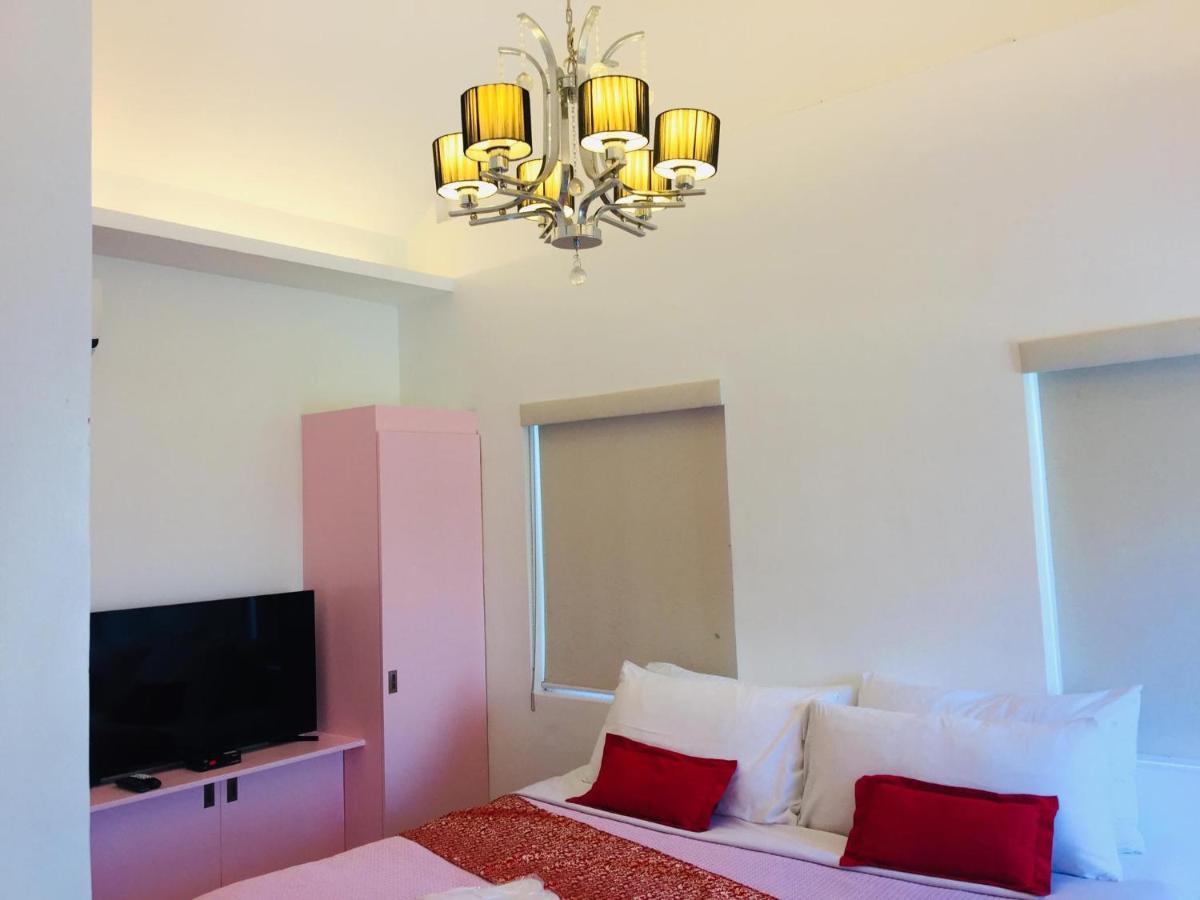 The Carmelence Lodge Tagaytay City Esterno foto