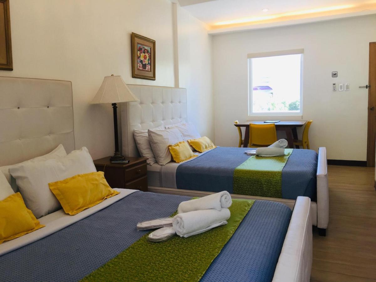 The Carmelence Lodge Tagaytay City Esterno foto
