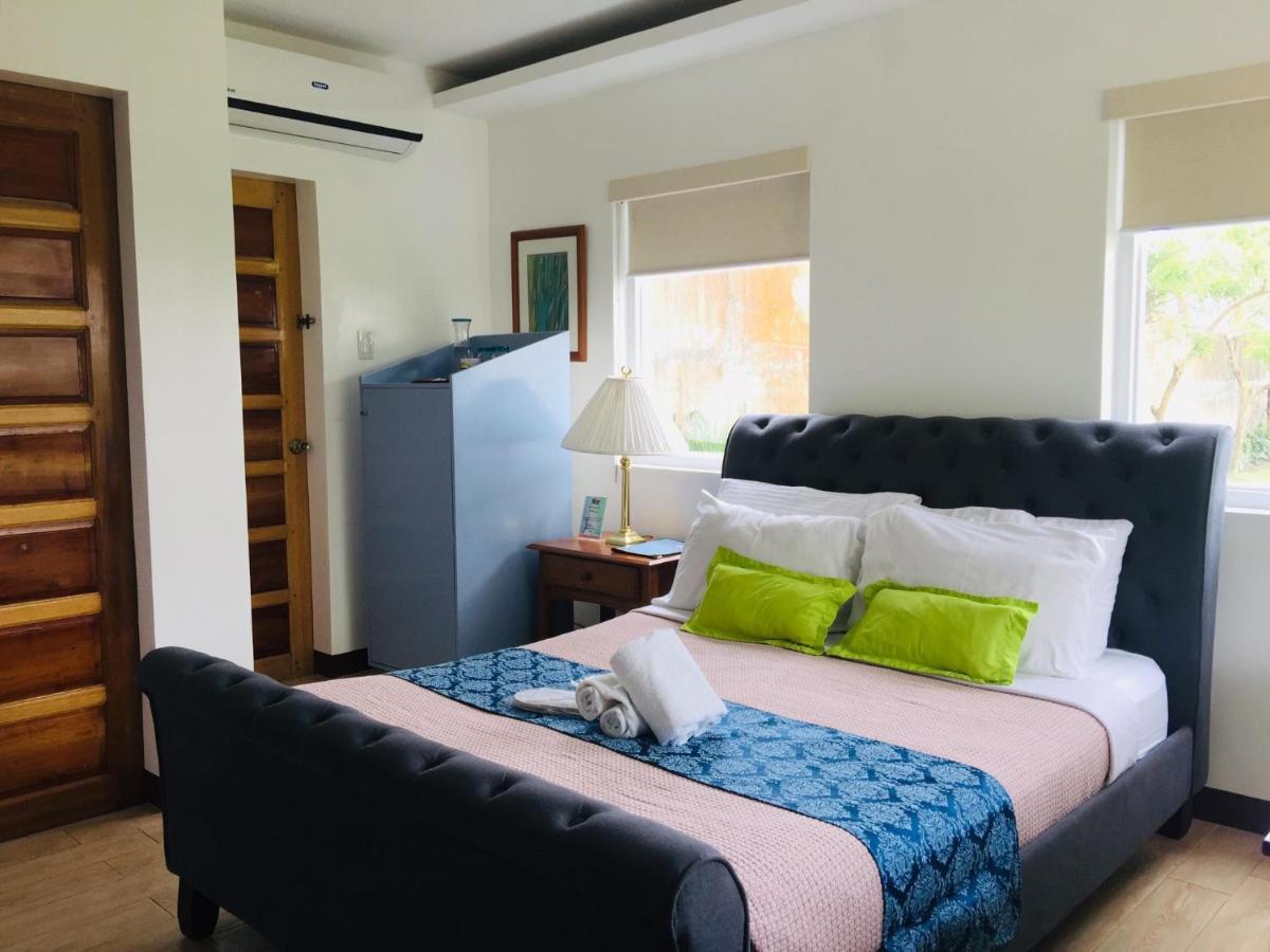 The Carmelence Lodge Tagaytay City Esterno foto