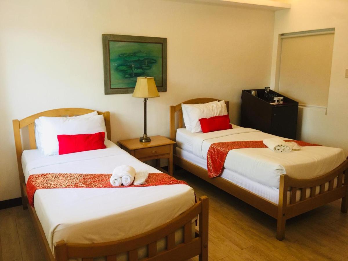 The Carmelence Lodge Tagaytay City Esterno foto